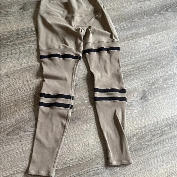 ALO Yoga Tan and Black Leggings with Sporty Stripes - Picture 2 of 4